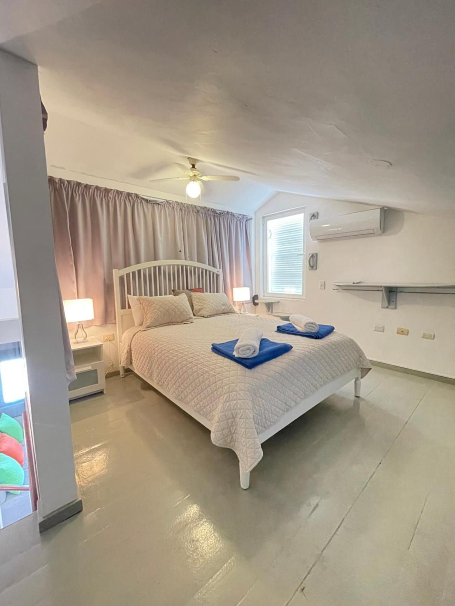 Apartamento com 2 Quartos e Vista Piscina